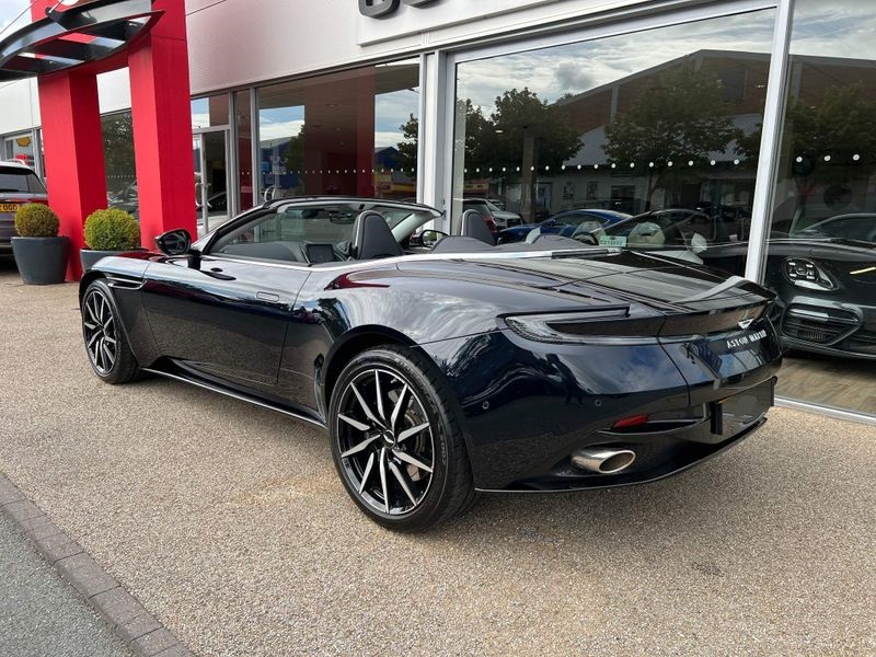 Aston Martin DB11