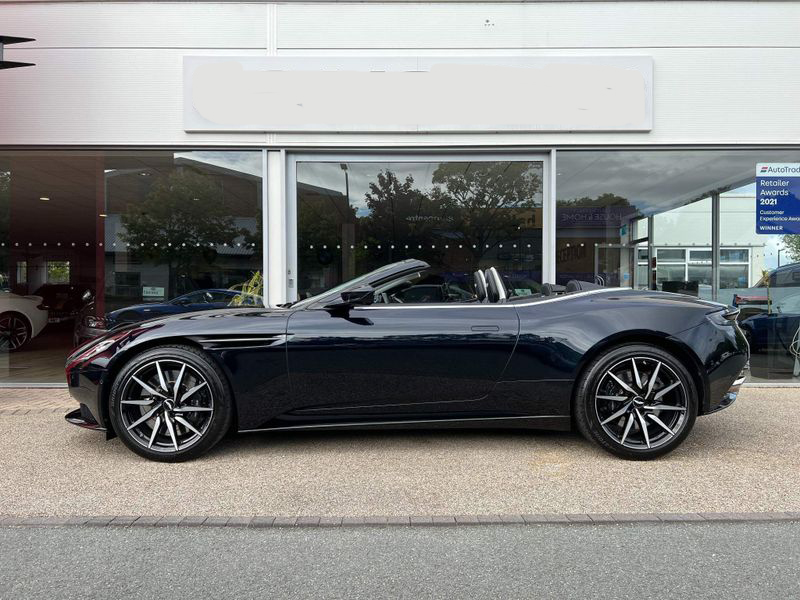 Aston Martin DB11