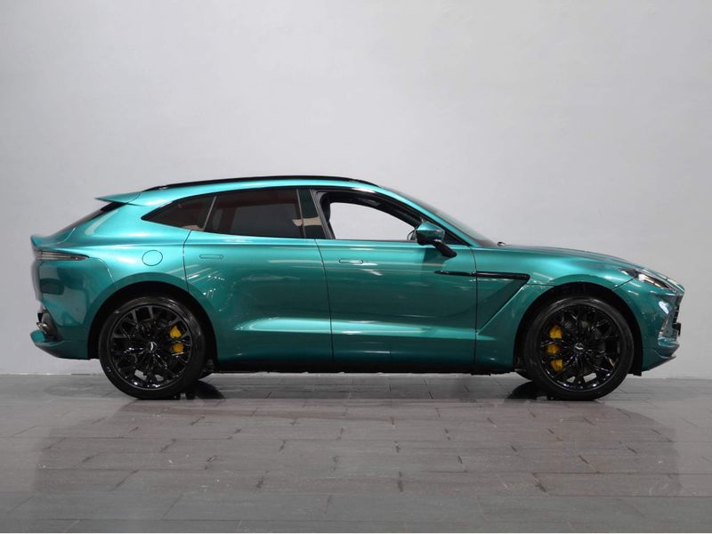 Aston Martin DBX