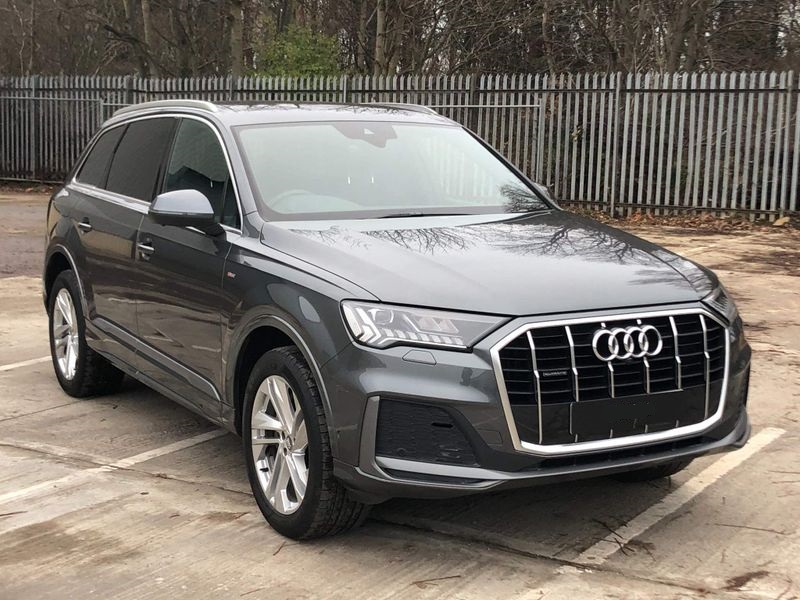 Audi Q7 Hires