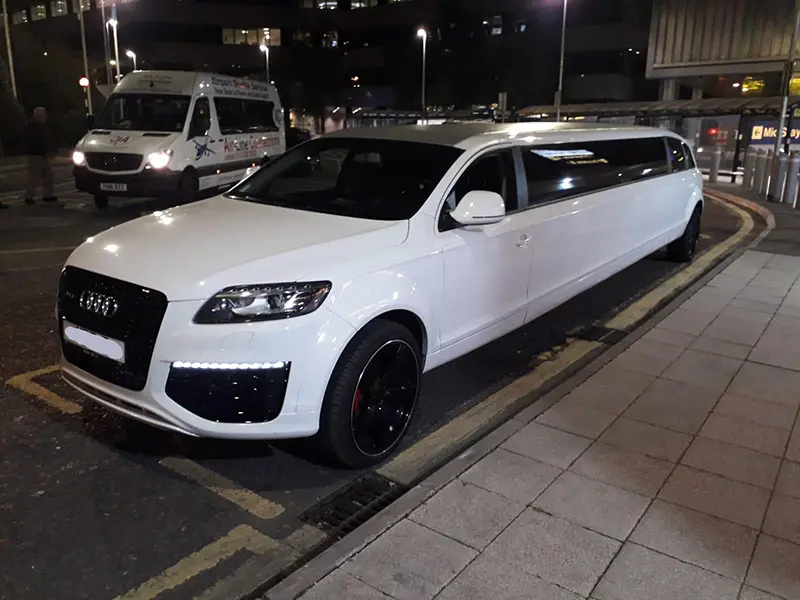 Audi Q7 Limousine Front angle View