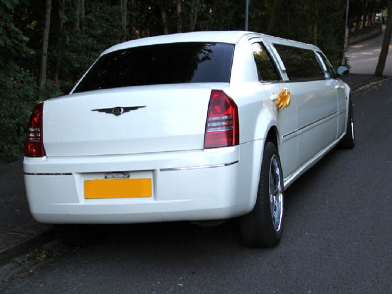 Chrysler C300 Baby Bentley Limo