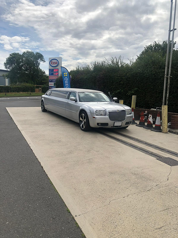 Chrysler C300 Baby Bentley Limo