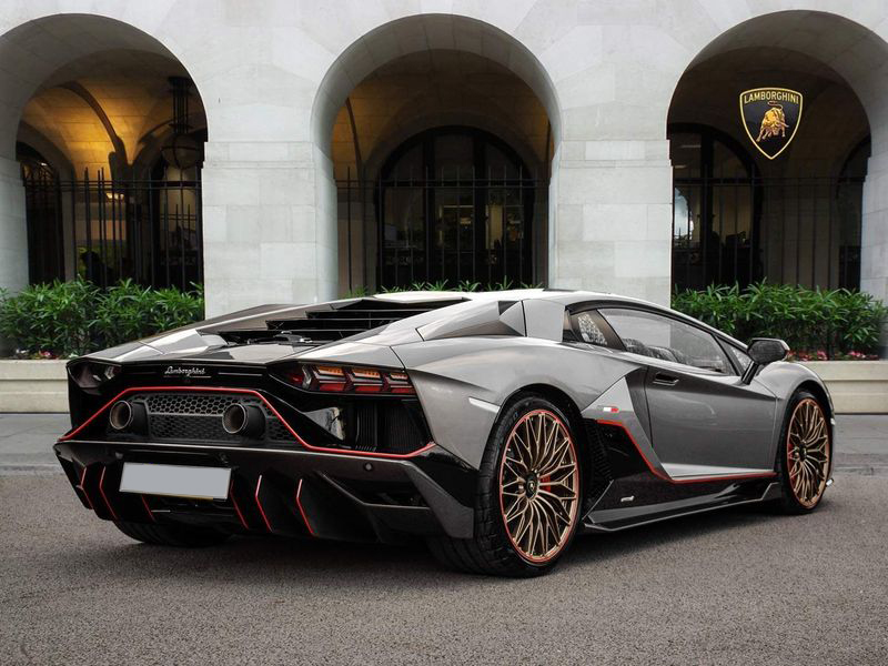Lamborghini Aventador