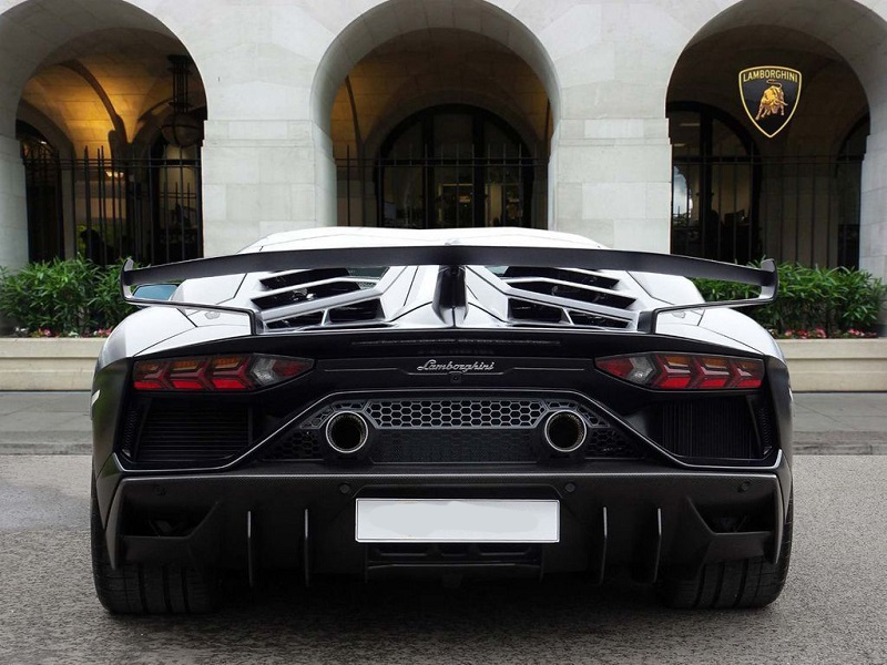 Lamborghini Aventador