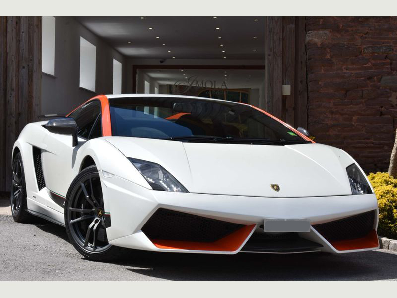 Lamborghini Gallardo Self Drive Car to Rent
