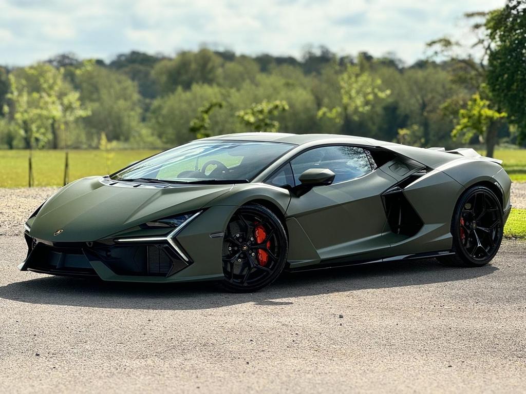 Lamborghini Revuelto