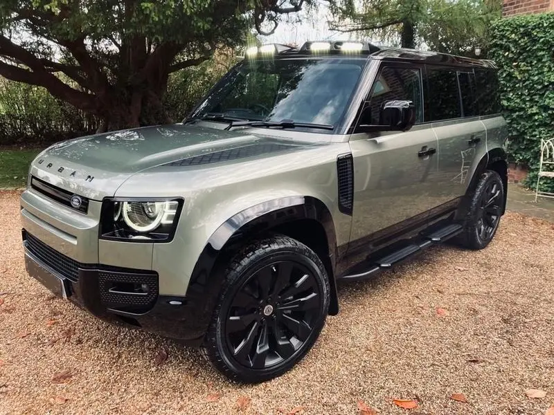 Land Rover Defender 110
