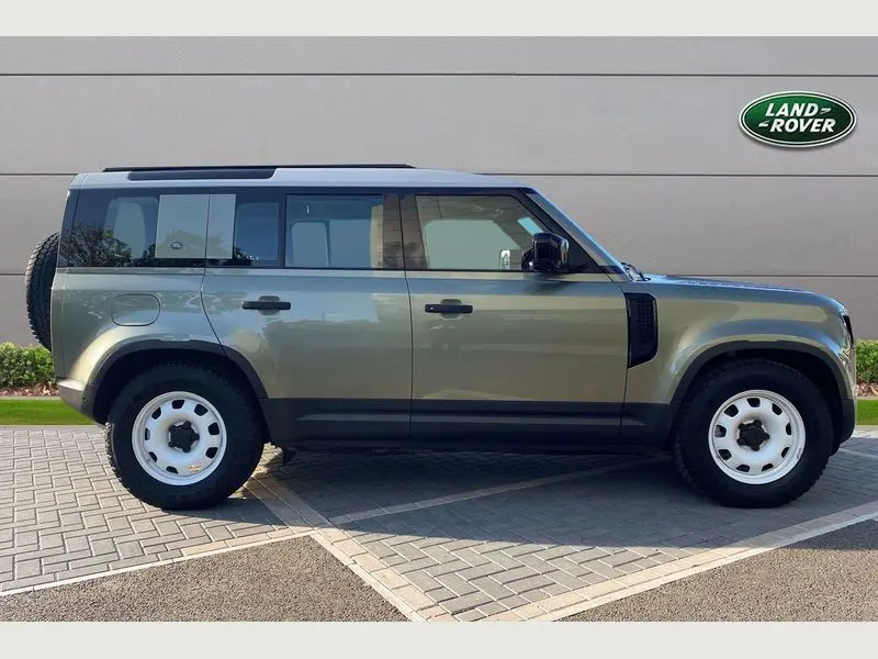 Land Rover Defender 110