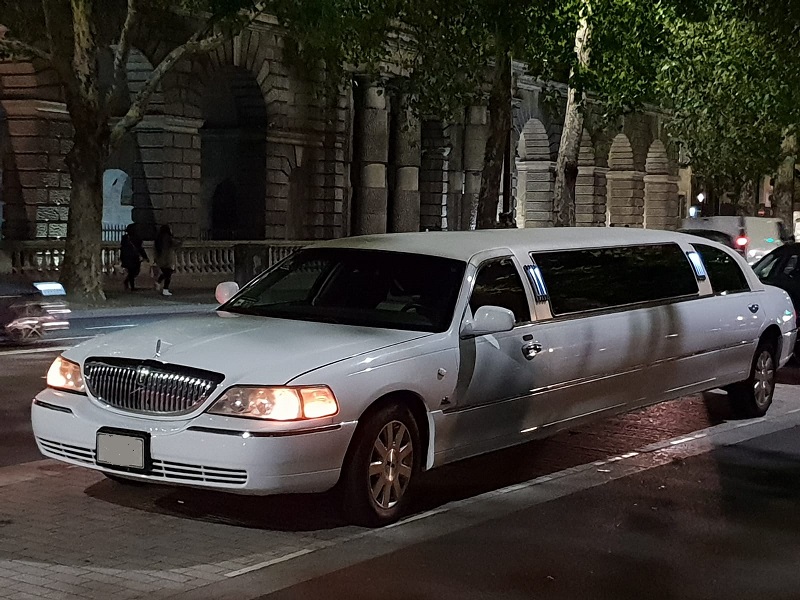 Lincoln Limos Town Car