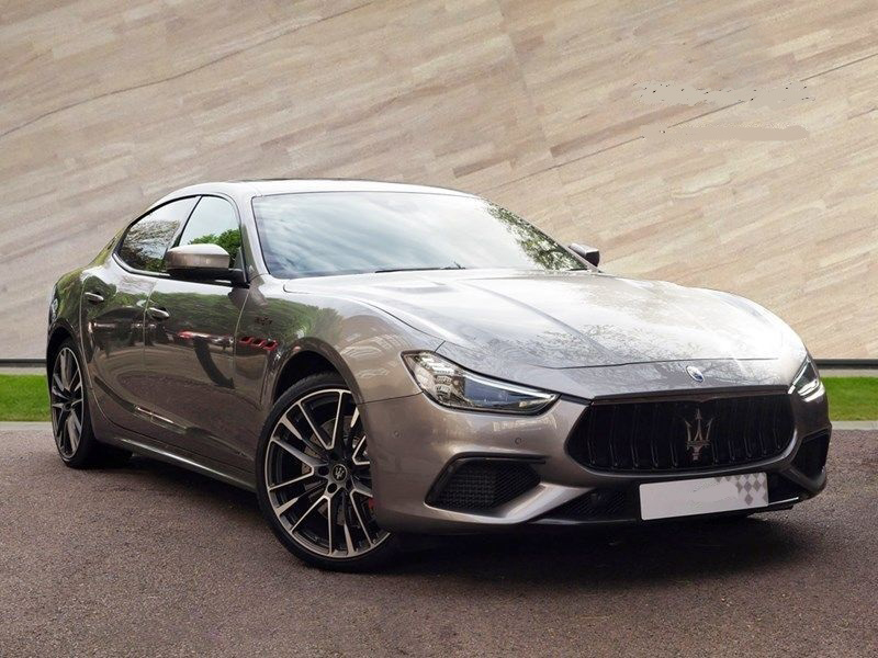 Maserati Ghilbi Chauuffeur Car Hire
