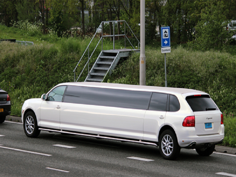 Porsche Cayenne Limo
