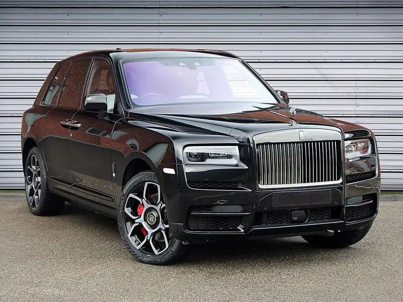 Elegant Rolls Royce Cullinan SUV for prom night hire