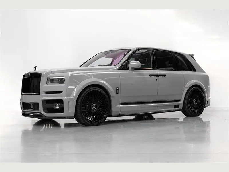 Rolls Royce Cullinan with a professional chauffeur ready for prom